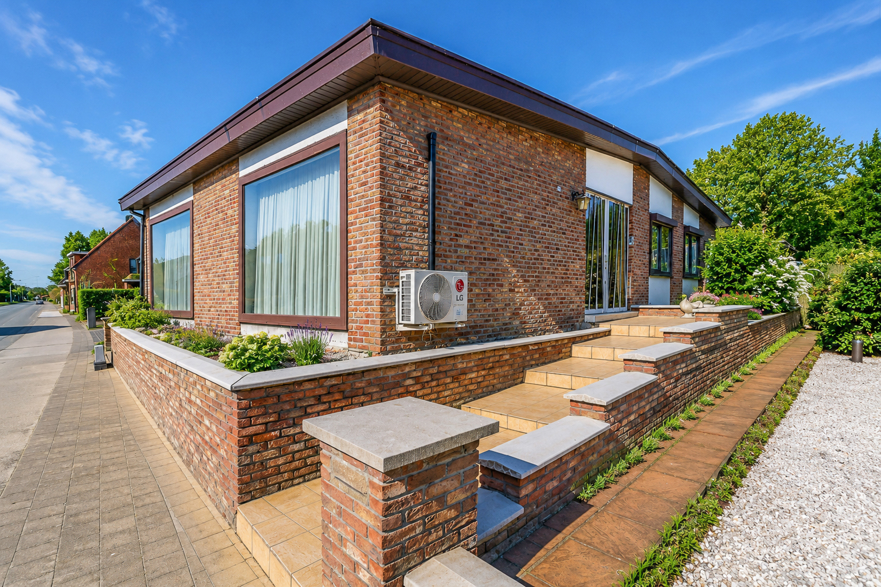 Te renoveren bungalow op uitstekende ligging - foto 2