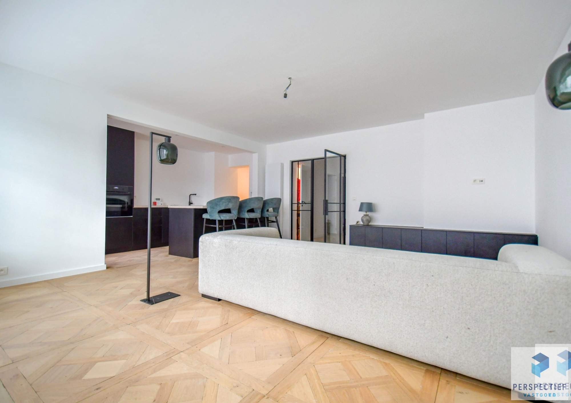 RUIM LICHTRIJK GERENOVEERD APPARTEMENT aan het LEOPOLD PARK - foto 4
