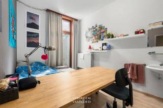 <p><span>46, rue Spiegelhof - 5 chambres d'étudiants</span></p><p><span>Prix de vente : 495 000 euros</span></p><p><span>Revenu locatif total : 2 110 euros/mois</span></p><p><span>Certificat de conformité 2025-2035</span></p><p><span>PEP, amiante et urbanisme en cours de demande</span></p><p><span> </span></p>