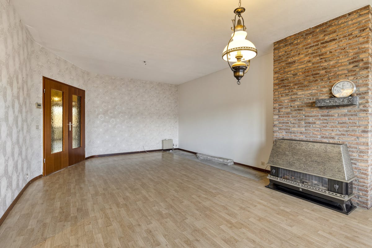 2 bedroom apartment to renovate for sale in Wilrijk - photo 3