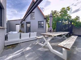 Energiezuinige woning op centrale locatie bestaande uit een bureelruimte, ruime berging/polyvalente ruimte, gezellige leefruimte met eet- en...