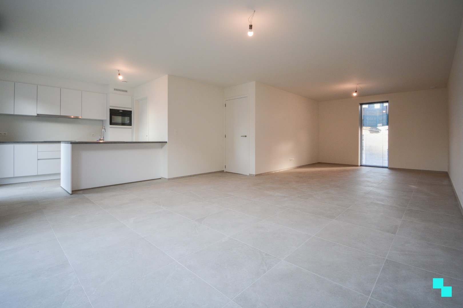 Volledig afgewerkte nieuwbouwwoning met carport te Sleihage - foto 1