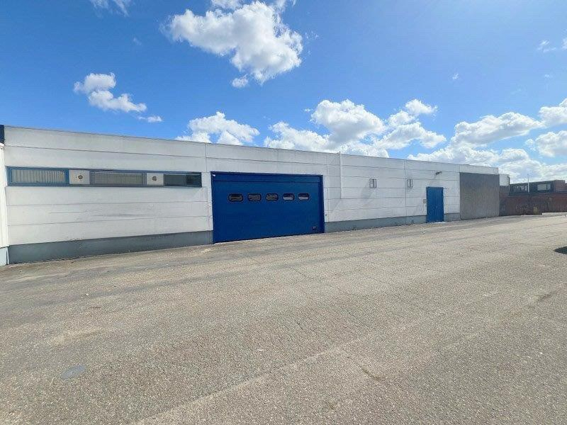 distributiecentrum / magazijn / werkplaats in actief industriegebied - photo 2