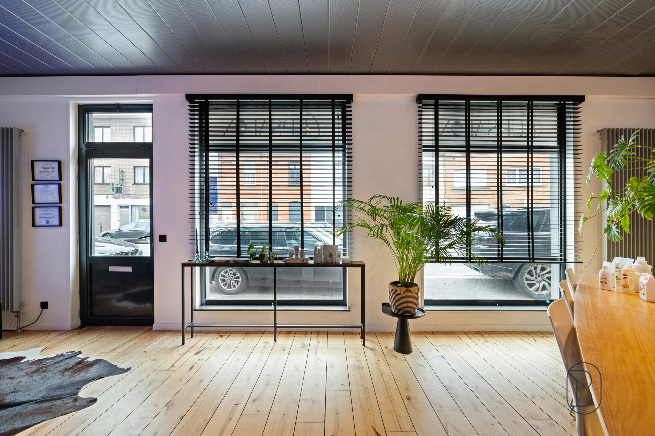 Topgelegen handelspand met verhuurd duplexappartement - foto 3