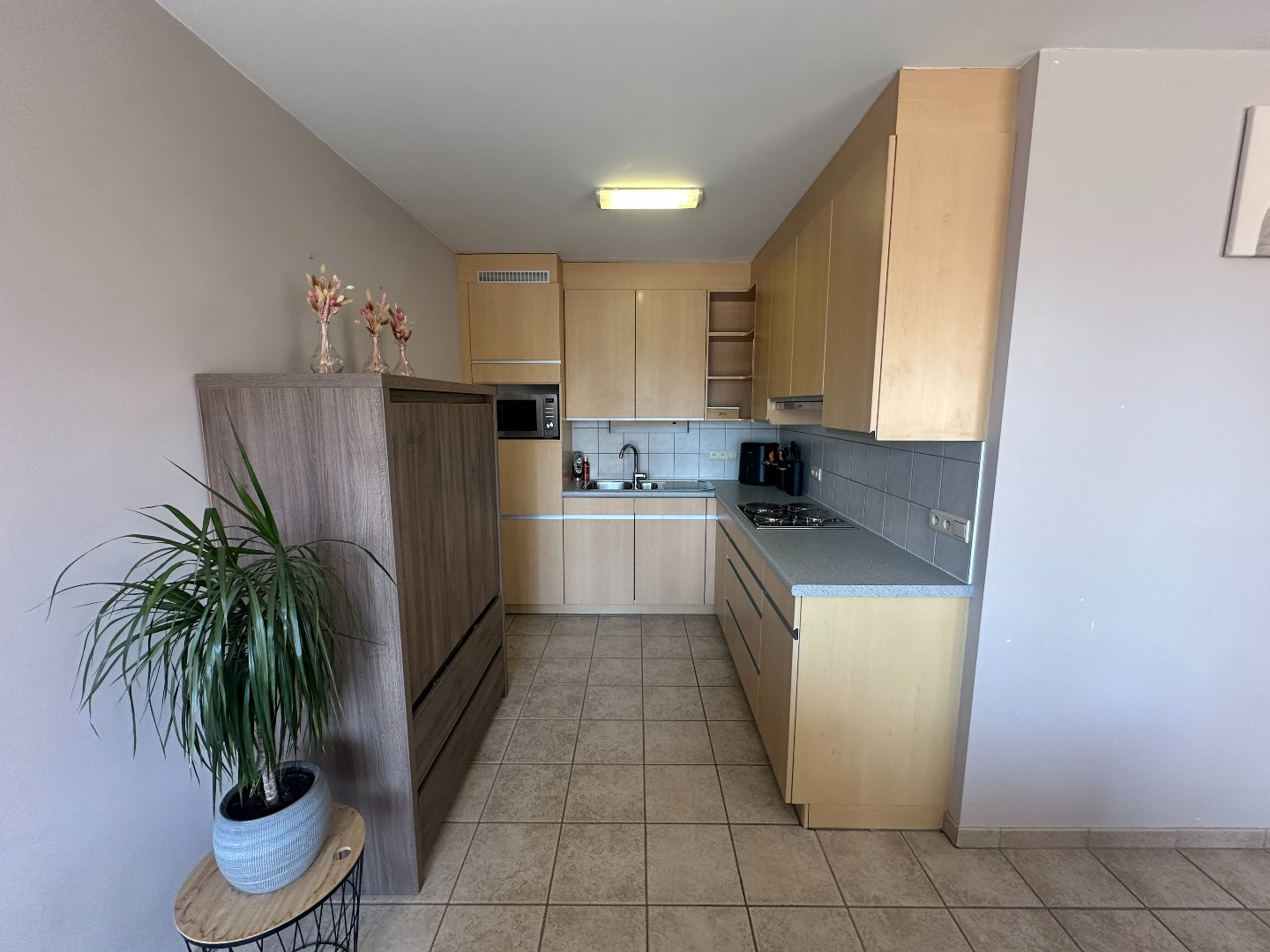 Ruim appartement met 3 slpk, terrasje en autostaanplaats, Eernegem. - foto 5