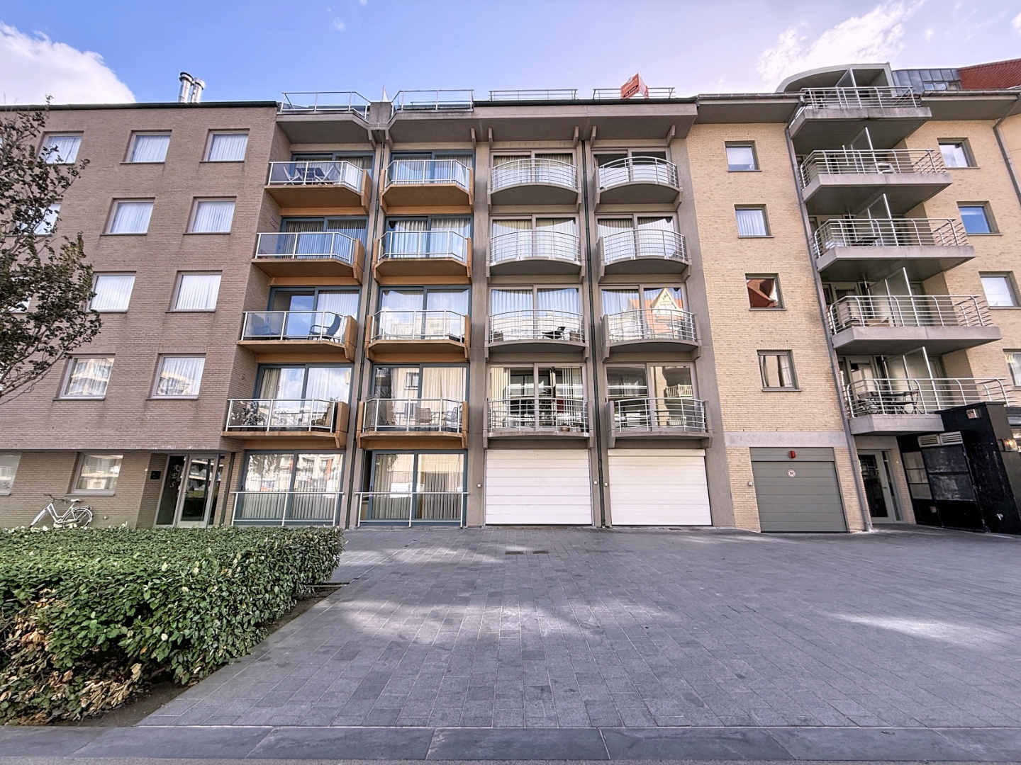 Garage for sale in Nieuwpoort - photo 1