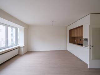 This recently fully renovated apartment welcomes its residents in a fresh and contemporary interior. The thorough renovation translates into a move-in ready living environment.<br /><br />The apartment features two full-sized bedrooms, each with plenty of privacy, and two bathrooms. This exceptionally practical layout makes the property not only attractive for a couple or family, but also particularly suitable for two friends, colleagues, or co-housers who want to live together without compromising on their personal space.<br /><br />The living spaces form the shared heart of the apartment and invite relaxation, cooking, and socializing, while the separate sleeping and bathroom facilities provide the necessary independence.<br /><br />An attractive rental property for those looking for a fully renovated apartment with two bedrooms, two bathrooms, and a flexible layout that perfectly suits a contemporary way of living.