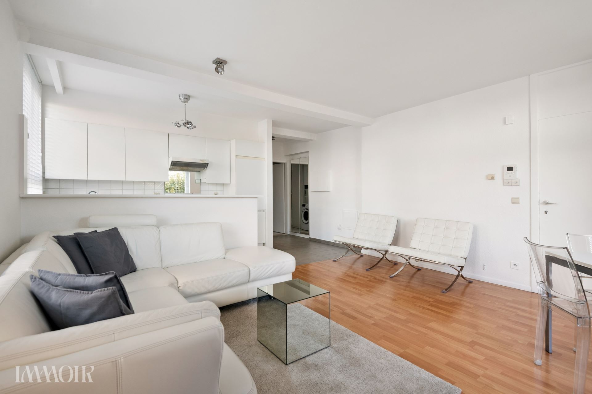 Sfeervol bemeubeld appartement met uitzicht op de Antwerpse kaaien. - foto 5