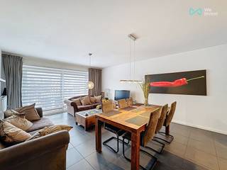 Modern en lichtrijk appartement met terras, 2 ondergrondse autostaanplaatsen en kelderberging.Dit instapklare appartement, gelegen in het mooie...