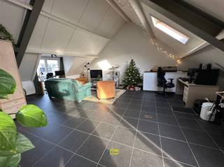 Energiezuinig loftappartement van 117m² op de 2de verdieping met 1 slaapkamer, zolderberging/kamer, groot zonnig terras en...