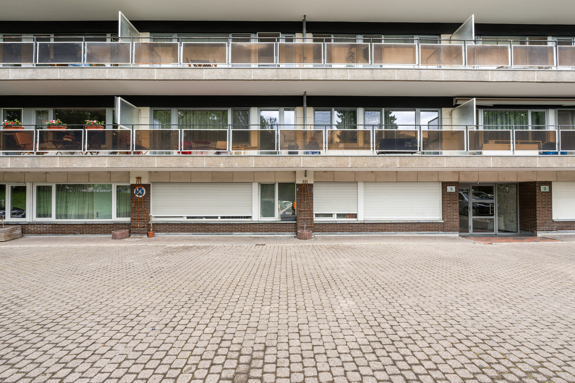 Appartement met staanplaats en kelder in Evere - foto 5