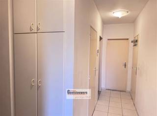<p><span>Ruim appartement met 2 slaapkamers, polyvalente ruimte, zuidgericht terras van 5 m².</span></p><p><span> </span></p><p><span>De garagebox gelegen in de ondergrondse parking is verplicht mee aan te kopen aan € 25.000.  </span></p><p><span> </span></p><p><span>Het appartement is momenteel verhuurd aan € 975/maand. De huurder werd opgezegd, het appartement is beschikbaar vanaf 15 november 2026.</span></p><p><span> </span></p><p><span> </span></p><p><span>Bijzonderheden:</span></p><p><span> </span></p><p><span>Gelegen nabij het centrum van Brasschaat</span></p><p><span>Alle nutsvoorzieningen zijn individueel. </span></p><p><span>Epc-label B</span></p><p><span>Polyvalente ruimte: bureel, dressing, berging, slaapkamer...</span></p><p><span> </span></p>
