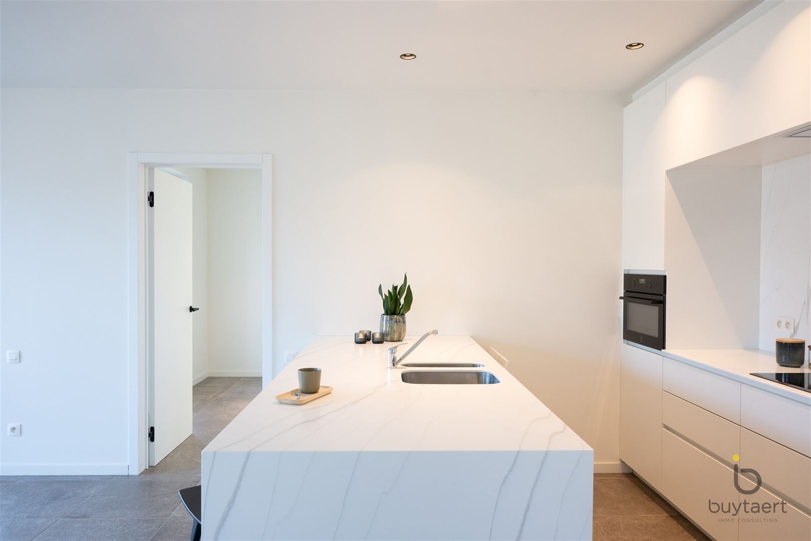 Recent 1 slaapkamer appartement met prachtig uitzicht! - foto 4