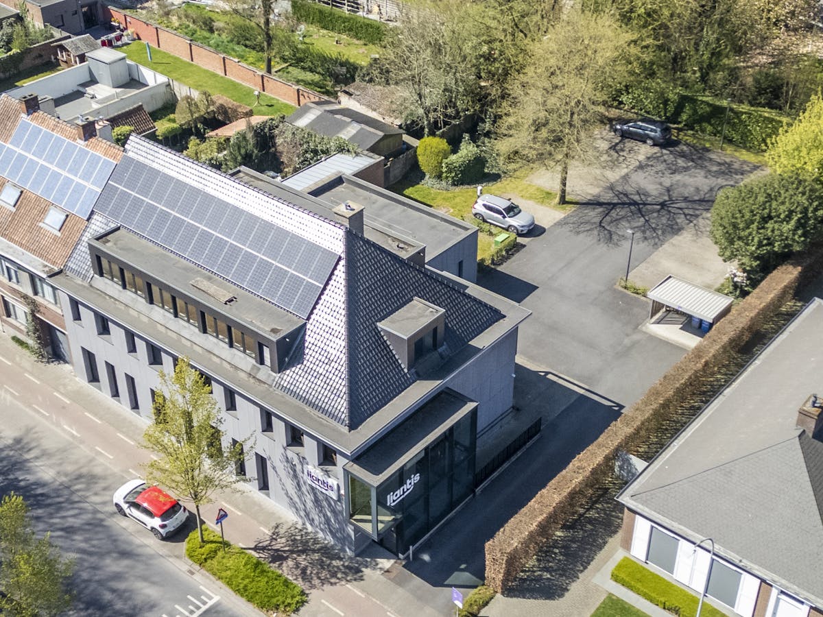 Prachtig kantoorgebouw op centrale ligging te Izegem. - foto 2