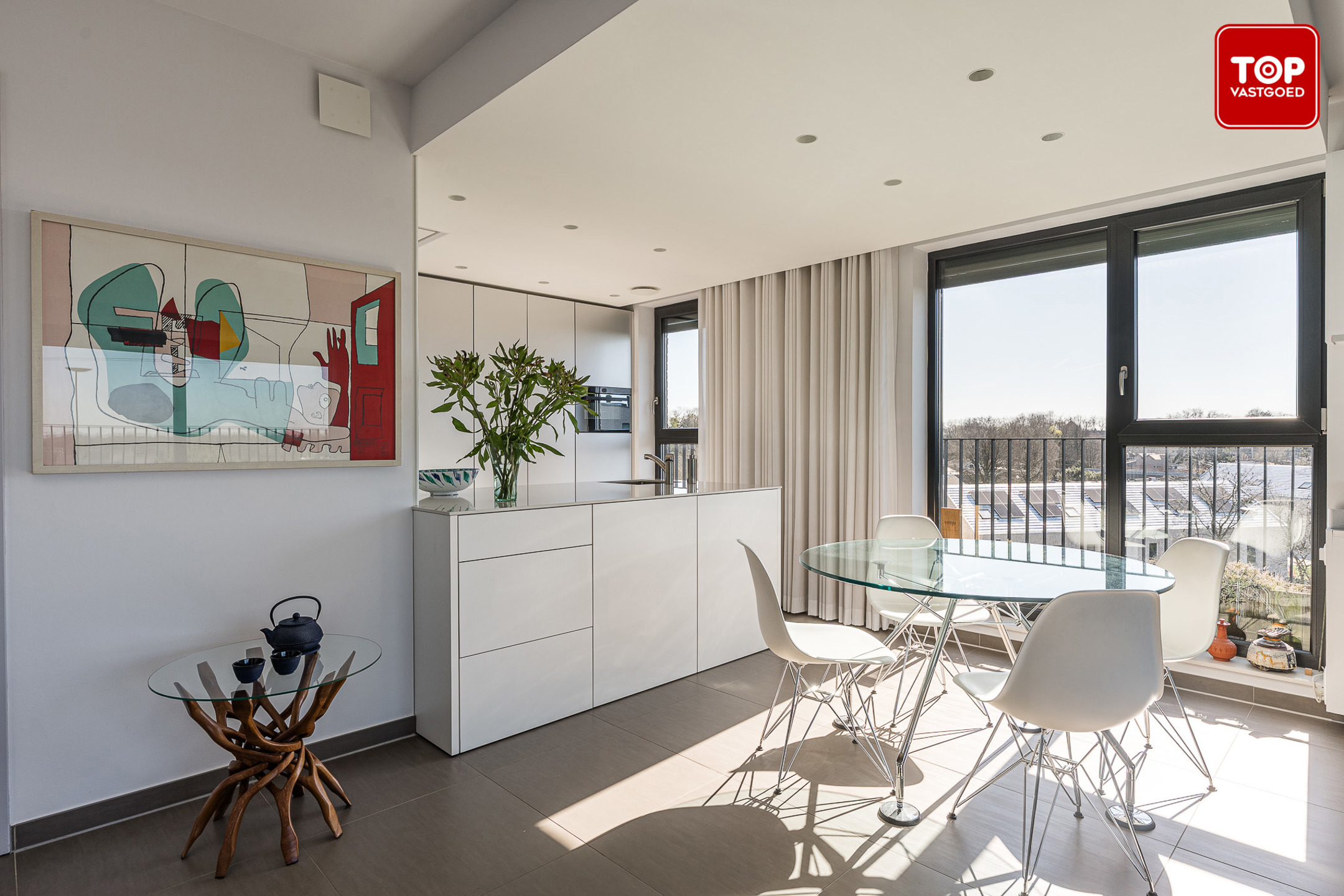 Hoogwaardig afgewerkte penthouse met 45m² terras. 2 slaapkamers, garage en staanplaats!  - foto 4