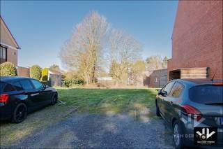 Rustig en toch centraal gelegen projectgrond met diverse mogelijkheden op 4 aren 7 centiaren in het centrum van Diepenbeek!TROEVEN:- Zeer vlot...