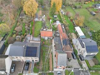 <p>Op een vlot bereikbare locatie langs de Noordlaan in Wetteren bevindt zich dit interessante perceel met een bestaand, te slopen pand. Een unieke opportuniteit voor wie op zoek is naar een grond met toekomstmogelijkheden.</p><p>De verdere ontwikkelingsmogelijkheden dienen afgetoetst te worden aan de geldende voorschriften en in overleg met de bevoegde instanties.</p><p>Op dit perceel is het toegelaten een gesloten bebouwing met wachtgevel op te richten.</p><p>Bent u op zoek naar een perceel met potentieel en een vlotte bereikbaarheid? Dan is dit een opportuniteit die zeker uw aandacht verdient.<br />Aarzel niet en contacteer ons vandaag nog.</p>