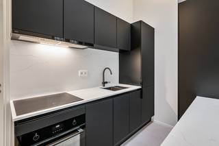 Affinimmo presenteert met trots deze exclusieve studio met aparte slaapkamer, gelegen in het hart van Gent, en momenteel verhuurd voor 900...