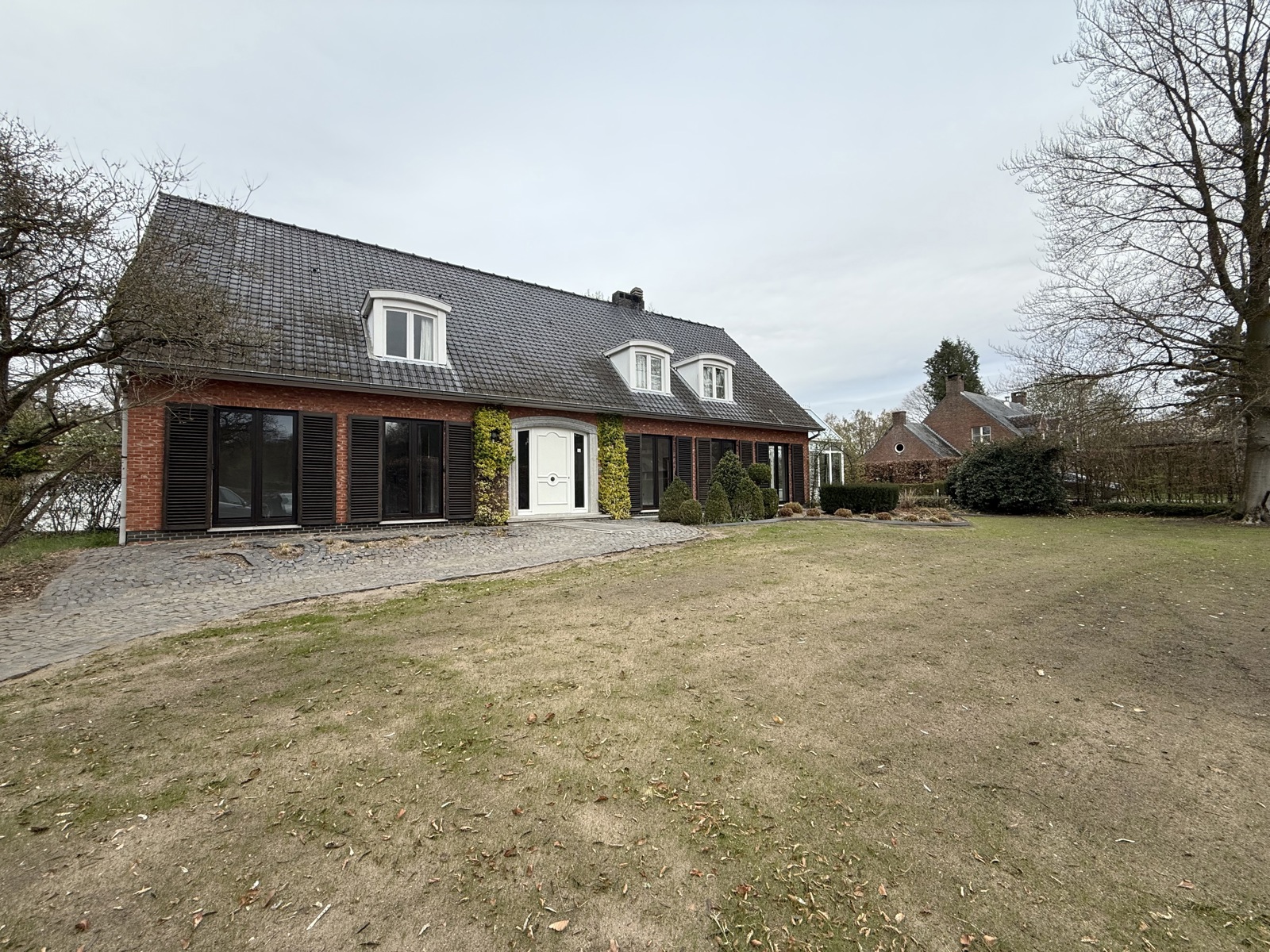 Charmante villa met 6 slaapkamers - foto 1