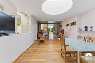 Te koop: Ruime woning met 4 slaapkamers en uitgestrekte tuin in het centrum van Wervik, op wandelafstand van winkels, scholen en openbaar...