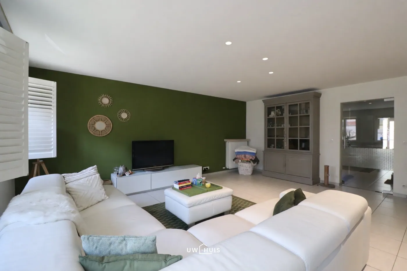 Prachtig gelijkvloers appartement met twee slaapkamers, tuin (incl. overdekt terras) én garage - foto 3