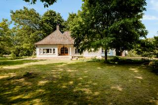 Charmante Franse villa met een WAANZINNIG UITZICHT op het Kluisbos, gelegen op een uitzonderlijk perceel van 2.608 m² met prachtige bomen,...