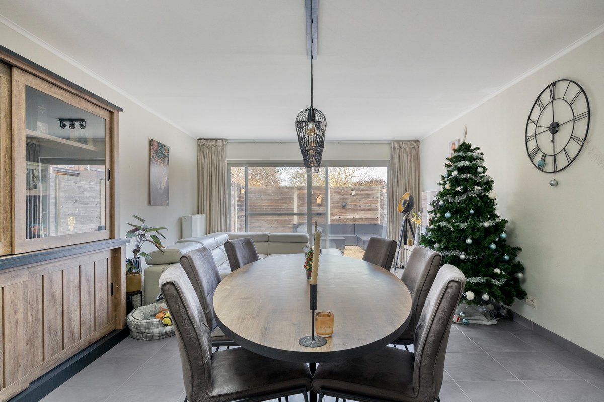 Volledig gerenoveerde woning met garage - foto 3