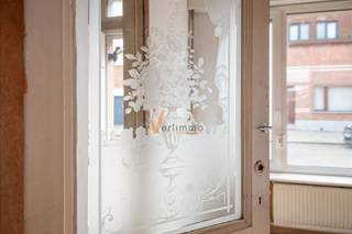 In het centrum van Schoten, in de Lijsterstraat 15, bevindt zich deze te renoveren rijwoning met heel wat potentieel. Dankzij haar centrale...