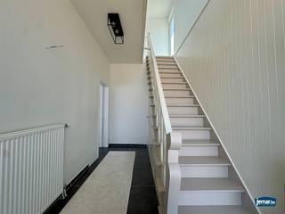 Instapklare woning gelegen te Bree Aan de Maaseikerbaan 12A in Bree ligt deze instapklare woning op een perceel van 3a49ca. De woning werd...