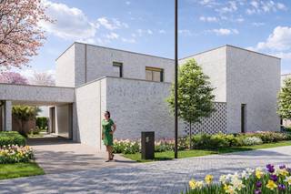 <strong>Welkom op NIEUWBOUWZONDAG op 26 april van 14 uur tot 16 uur!</strong><br /><br />Dit nieuwe woonproject met<strong> 13 gezinswoningen</strong> bevindt zich op een fijne en rustige ligging in de <strong>Heggenstraat in Peer</strong>, vlakbij het centrum. Alle voorzieningen zoals scholen, winkels, horeca, sport en cultuur zijn eenvoudig te voet of met de fiets bereikbaar. Het project wordt omringd door een groene en aangename omgeving die een natuurlijke buffer vormt tussen wonen en het stadsleven. De doordachte inplanting creëert een autoluwe woonomgeving, waar veiligheid, leefbaarheid en rust centraal staan.<br /><br /><strong><span>Woning 05 met 4 slaapkamers:</span></strong><br />-Oppervlakte woning 168,30m²<br />-Leefruimte met veel lichtinval en open keuken<br />-Berging aan de keuken <br />-Apart toilet gelijkvloers<br />-1 gelijkvloerse slaapkamer (of bureau) met aansluitende badkamer<br />-3 slaapkamers en 1 badkamer met toilet op verdieping<br />-Vloerverwarming en zonnepanelen<br />-Gezellige tuin met ruim terras<br />-Ruime tuinberging en een eigen patio<br /><br />Elke woning beschikt over een functionele indeling, grote raampartijen, optimale lichtinval en een hoogwaardige afwerking. Duurzame materialen en energiezuinige technieken zorgen voor een zeer lage energiekost en een woning die klaar is voor de toekomst. <span>Alle woningen worden volledig afgewerkt naar eigen smaak volgens lastenboek en dit met de professionele hulp van de kopersbegeleiding.<br /></span><br />Contacteer ons voor meer informatie of een afspraak op 011 39 90 50 . Wij ontzorgen je ook voor de verkoop van je huidige woning!<br /><br /><em>Getoonde renders en plannen zijn indicatief.</em>