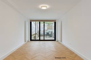 Droomt u van een woning in het hart van de stad, volledig naar uw eigen smaak ingericht, maar zonder zorgen over ingrijpende renovaties? Dan is dit uw kans.
In het centrum van Geraardsbergen, op een uitzonderlijke ligging vlak bij winkels, openbaar vervoer, horeca,… bevindt zich deze eigendom. De grote structurele werken zijn al uitgevoerd: een volledig nieuw dak, nieuwe ramen, vernieuwde elektriciteit, nieuwe rioleringen, nieuwe beton,…U hoeft enkel nog te kiezen voor de afwerking die bij uw levensstijl past.

Op het gelijkvloers bevindt zich een gezellige woon-en eetkamer, aansluitend op een open keuken waar alle voorzieningen al klaarstaan. De badkamer is ingericht met douche, lavabo en toilet. Vanuit de leefruimte stapt u zo het aangename terras op: een ideale plek om tot rust te komen of gasten te ontvangen.
Op de eerste verdieping vindt u een slaapkamer en een apart toilet. De tweede verdieping biedt plaats aan een tweede slaapkamer, met daarnaast een ruimte die ideaal is als bureau of dressing. Verder is er nog een zolder, perfect als extra bergruimte.
Wat deze woning helemaal af maakt, is de inpandige garage met elektrische poort, een absolute meerwaarde op deze toplocatie. 
Troeven? GEEN ASBEST, gunstig EPC-label B, grote structurele werken zijn uitgevoerd,... Kortom, een zorgeloze investering in de toekomst.

Voor alle info of een bezoek neem contact op met Emilie op 0472/59 05 39 of emilie@cornelis-partners.be
