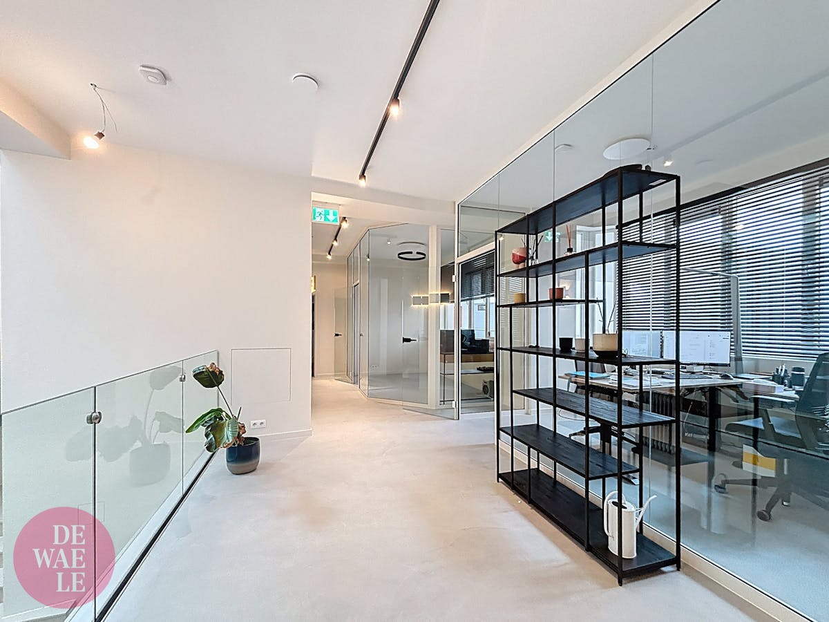 Moderne en ruime kantoorruimte te huur – 170 m² in Molenbeek - foto 3