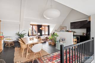 Prachtig & instapklaar duplex appartement van 100 m² met 2 slaapkamers, uniek dakterras en schitterend uitzicht over centrum Lier.Dit uniek en...