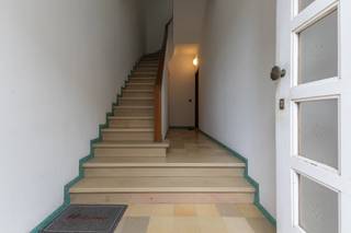 Immo Pické vous propose cet appartement rez-de-chaussée idéalement situé à proximité des écoles, des commerces, des transports en commun et...