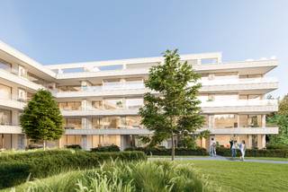 Ruimte, rust en een groene, sfeervolle omgeving; het zijn slechts enkele troeven die de nieuwe Eymard-site kenmerken. Ondertussen zijn de werken aan de residenties Amantha en Ancilla volop bezig.<br /><br />De moderne architectuur is strak maar straalt tegelijk veel warmte en gezelligheid uit, waardoor de residentie zich perfect integreert in de groene omgeving. De meeste appartementen (oppervlaktes van 67m2 tot 136m2) beschikken over een zeer ruim en zonnig, zuidwest gericht terras (tot 268m2), toegankelijk via extra grote raampartijen, die een optimale lichtinval en zicht op de open omgeving garanderen. De appartementen op het gelijkvloers hebben telkens een ruim terras met aansluitend een private tuin. <br /><br />Onder deze residentie zijn voldoende ondergrondse parkeerplaatsen, 2 garageboxen, private kelder- en fietsenbergingen beschikbaar.<br /><br />De nieuwe site is gelegen op de hoek van de Heirweg en de Westendelaan en bevindt zich dus net buiten de zeer drukke toeristische zone, maar is toch op slechts 6 minuten wandelen van de zeedijk gelegen. De ideale combinatie van rust, groen en vlotte bereikbaarheid van zeedijk, winkelstraat en park!