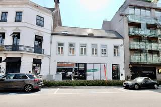 Wie vandaag investeert in een sterke locatie, bouwt aan duurzame commerciële zichtbaarheid. Dit ruime handelspand op de Havermarkt 14 in Hasselt...