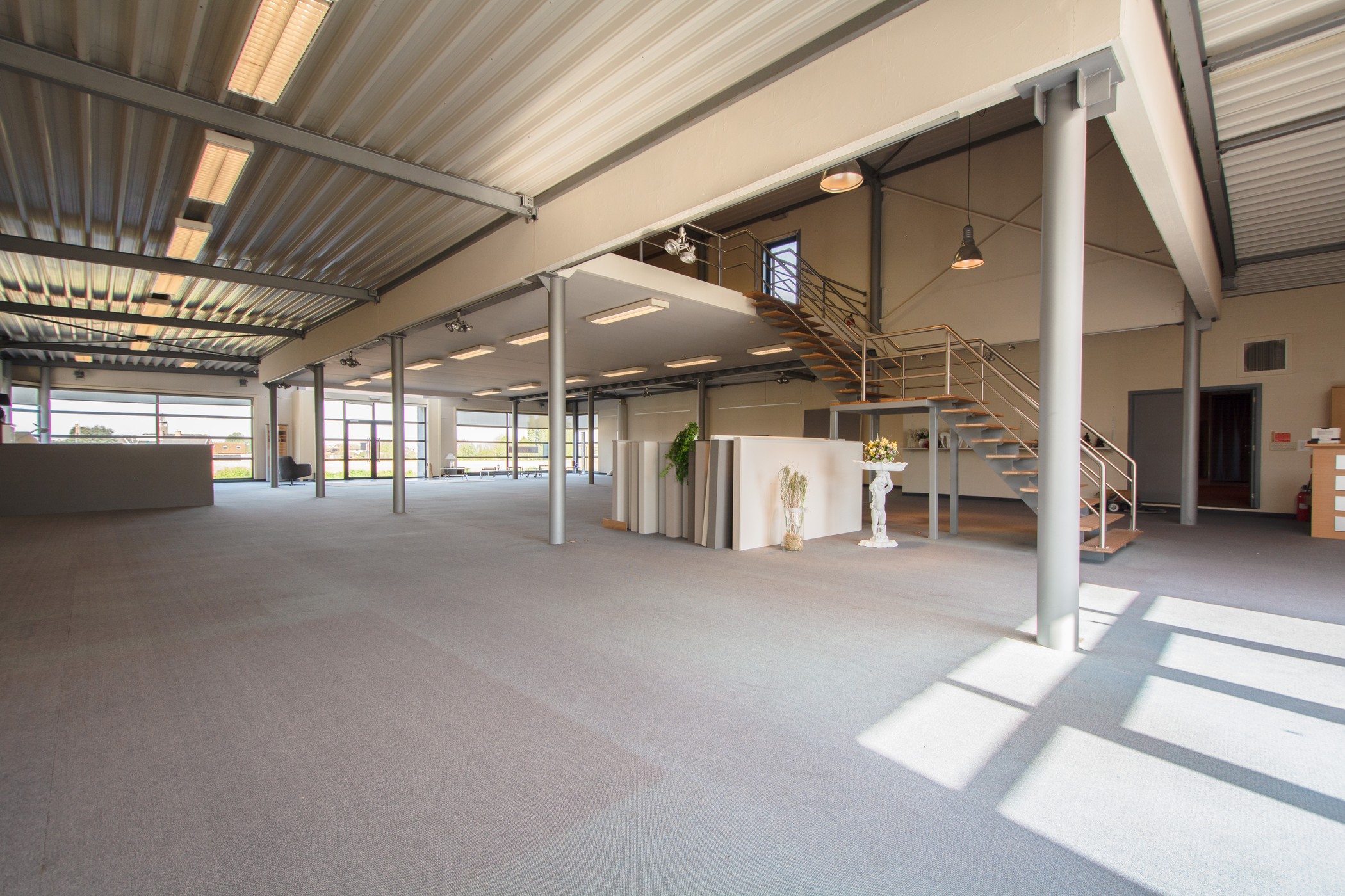 Showroom (600m²) met handelspand (180m²) en atelier in Anzegem - foto 4