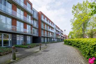 1 Ondergrondse berging te koop aan €3900, wees er snel bij!Vlot bereikbaar, zeer veilig en is uitgerust met automatische poorten.P-score: B G-score:...