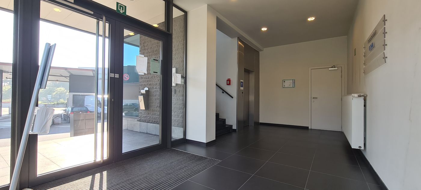 3,051 m² offices with storage and archive space near the R0 - photo 5