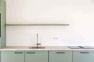 SituationSitué dans l'avenue Reine Élisabeth à Gand. À quelques pas de la gare Gand-Saint-Pierre et du parc de la Citadelle. Facile d'accès en...