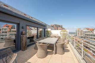 Ontdek de ultieme luxe en comfort in dit prachtige penthouse gelegen op de 6e verdieping van de gerenommeerde residentie Centrale aan de...