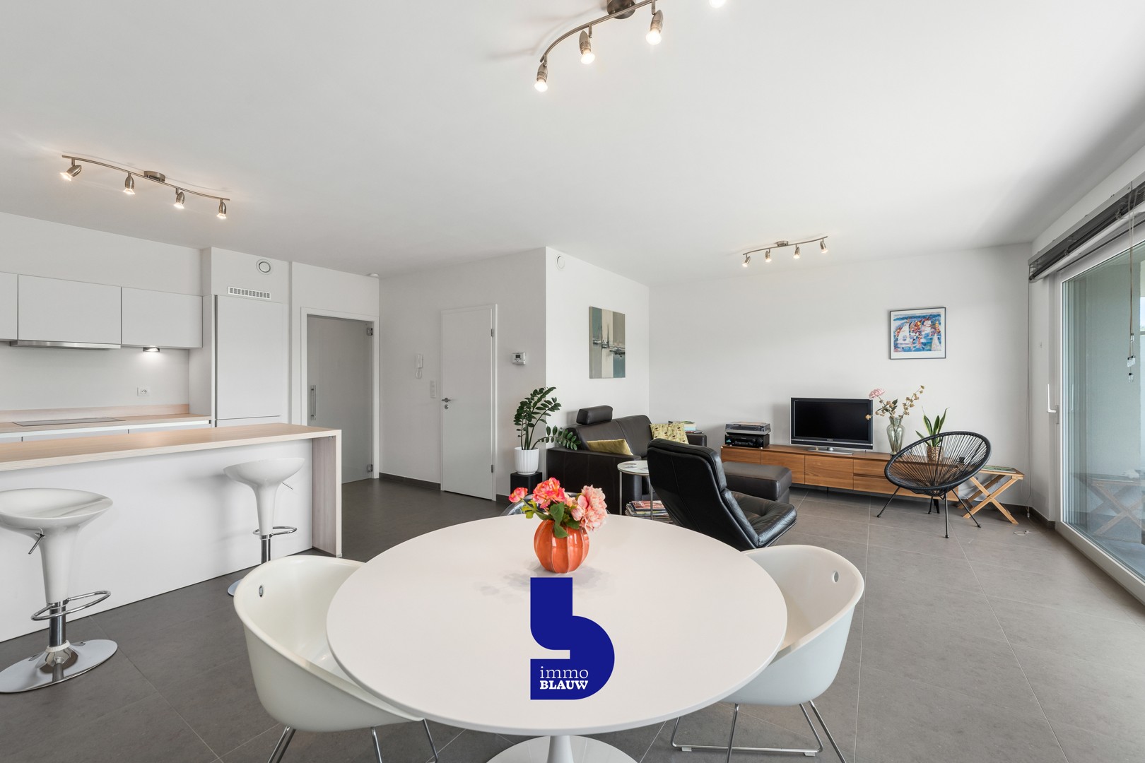 Instapklaar appartement met uniek uitzicht - photo 4