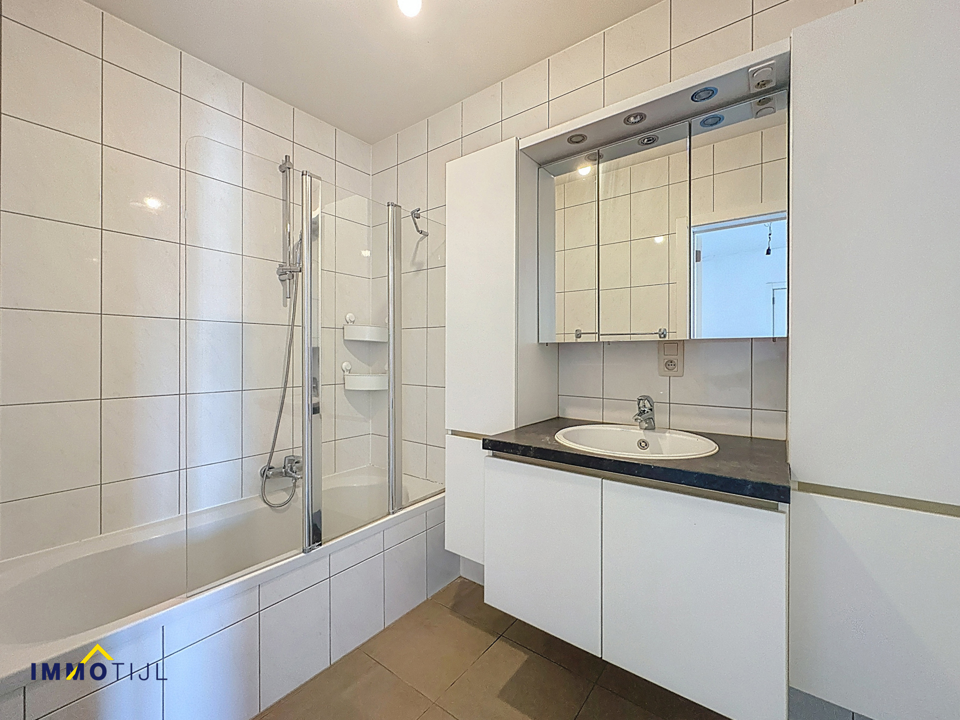 Recent appartement te Denderleeuw. - foto 5