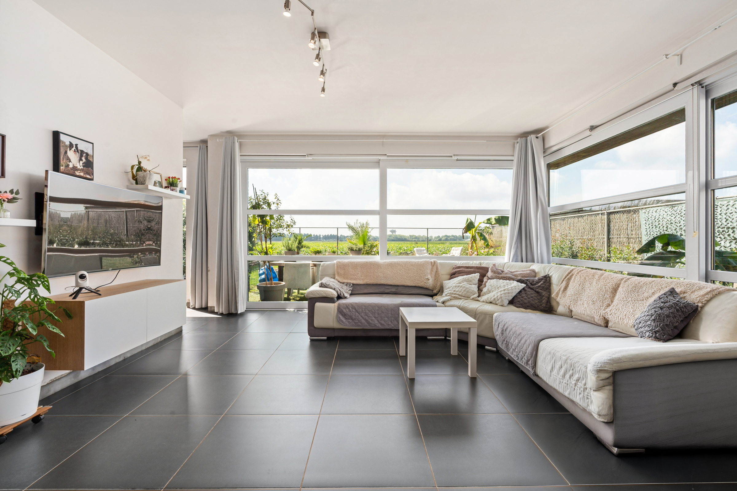 Ruime woning met open zicht over de velden - foto 5