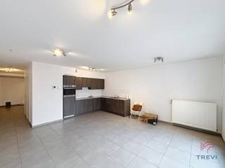 SCHAERBEEK, a stone's throw from Hamoir Park and all amenities, fully refurbished apartment of ±68m² (according to EPC) on the 1st floor of a...