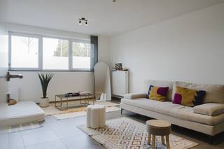 Dit recente en energiezuinige appartement van 65m² bevindt zich op 10 minuten van Kortrijk, vlakbij winkels en openbaar vervoer. Het appartement...