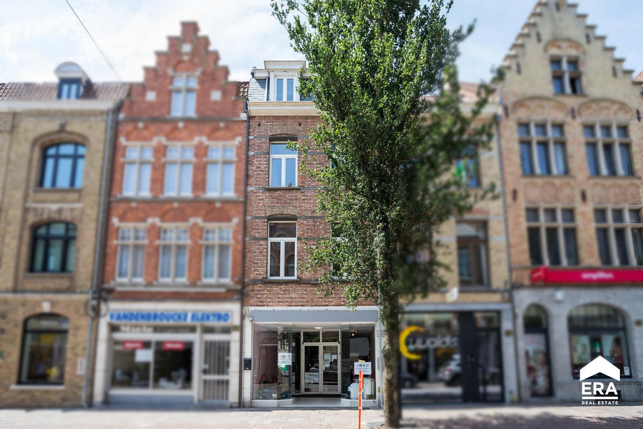 Handelspand met woonst en terras op toplocatie - foto 3