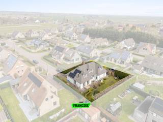Deze prachtige villa is gelegen op een royaal perceel van 660 m² en beschikt over een fraai aangelegde en onderhouden tuin. Rondom de villa vindt...