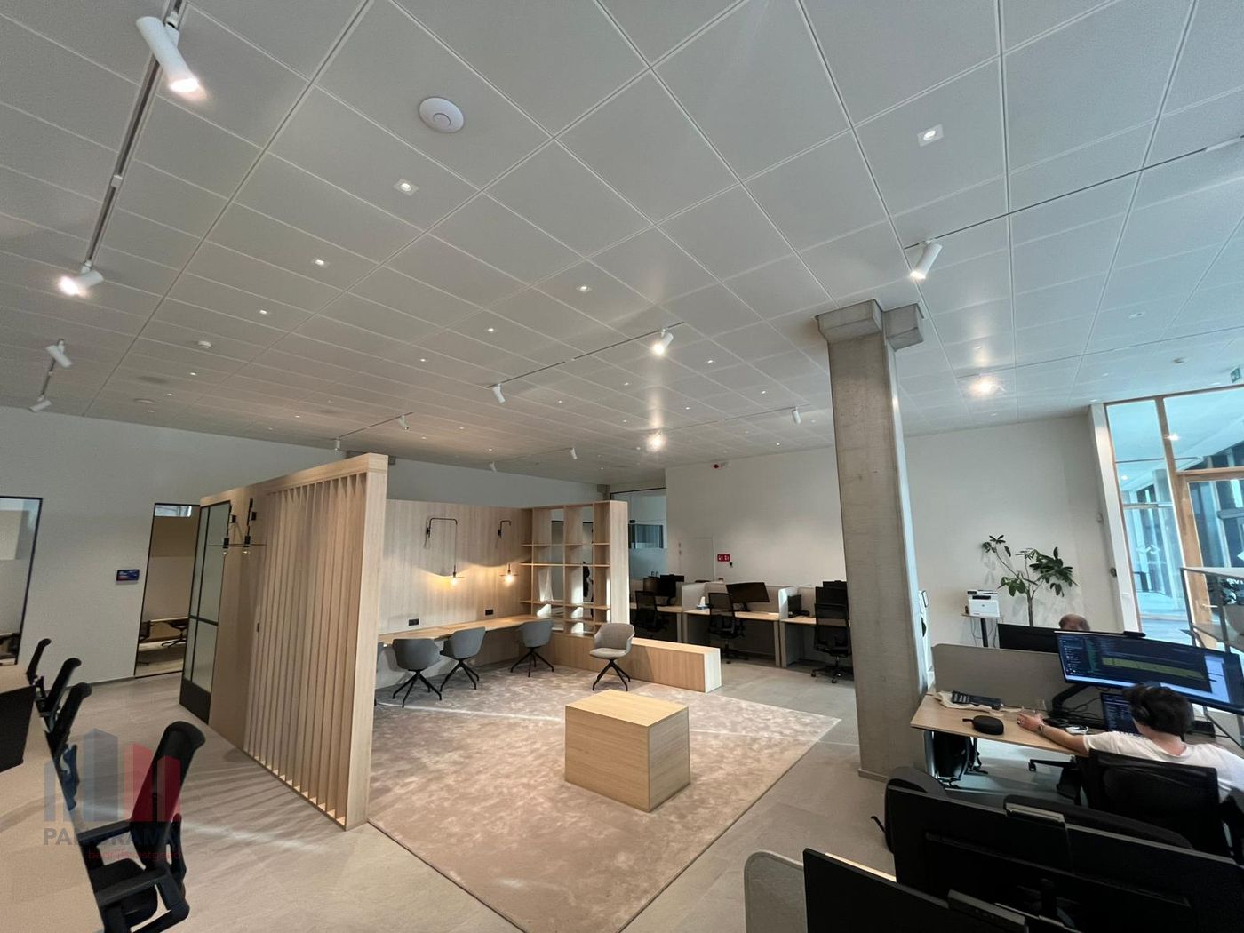 Instapklaar en modern kantoor van 653 m² vlakbij E17 te Zele - photo 5