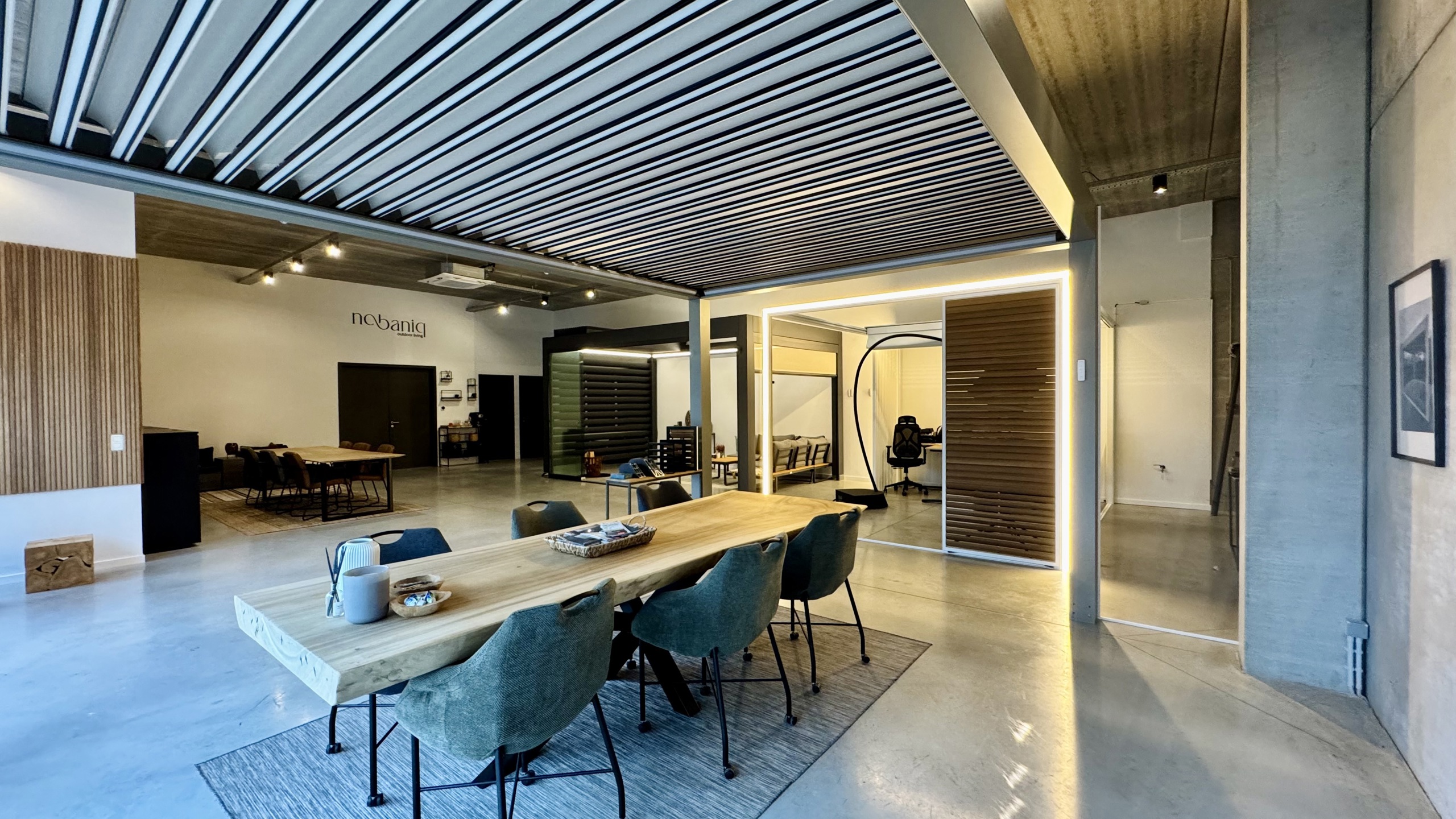 Te huur: showroom/kantoor van 242,5m² met 4 parkeerplaatsen. - foto 3